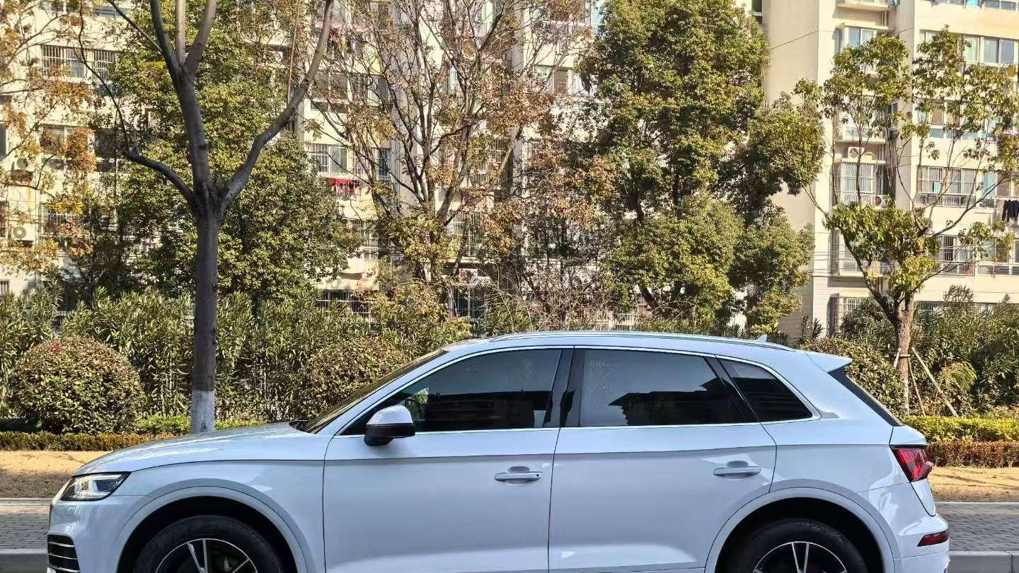奥迪Q5L：2020款一手车，表显5.1万公里，家用舒适之选