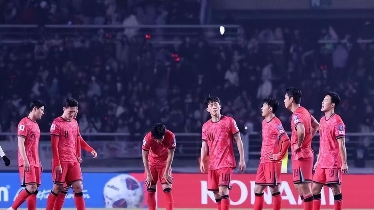 亚洲第3遭耻辱3连平，头号球星炮轰主场，下轮取胜=提前1轮出线