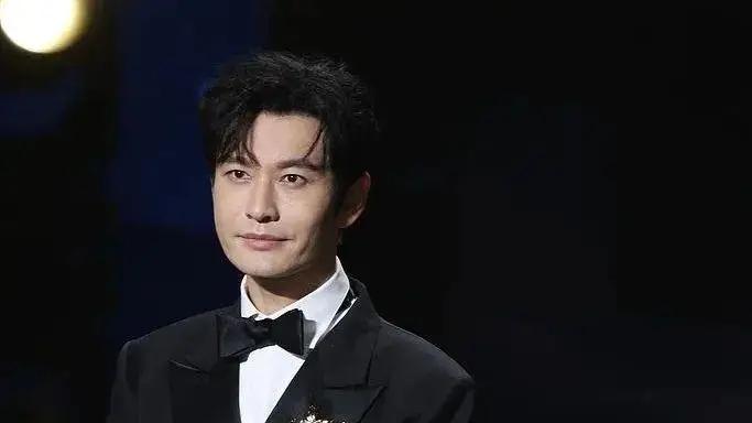 黄晓明：人到中年