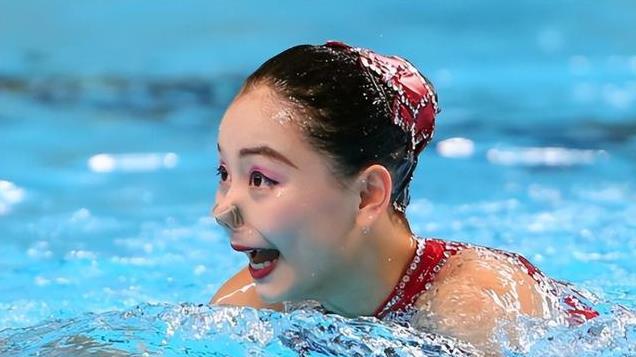 体坛一大败类! 吴冰卷走44亿逃往美国买飞机住豪宅，如今下场唏嘘