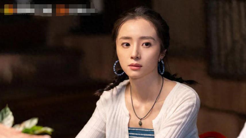 看惯了滤镜脸，居然有人嫌她“老”？