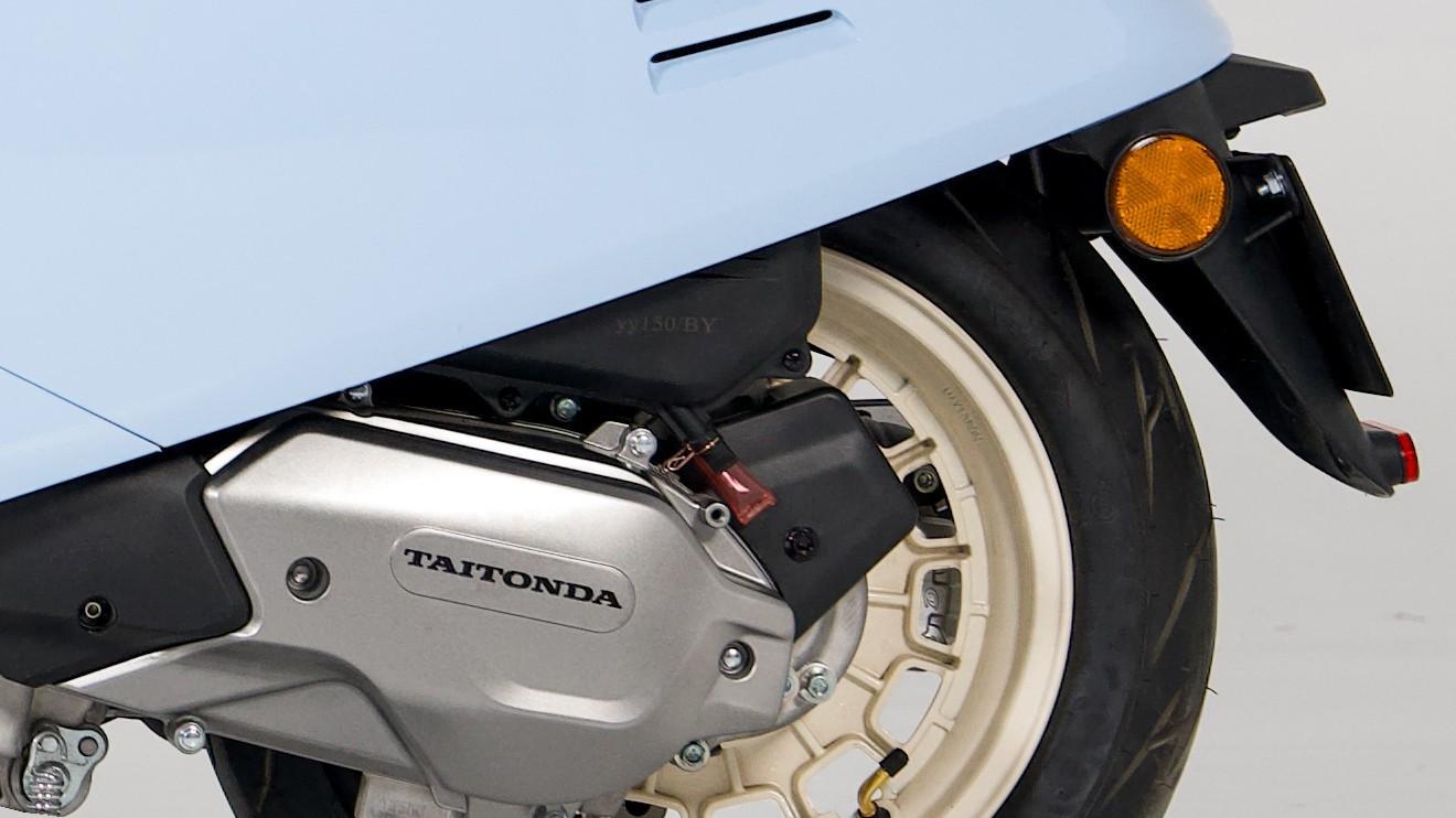 平民踏板破界小河豚150，带可关闭ABS，前后碟刹，7980元