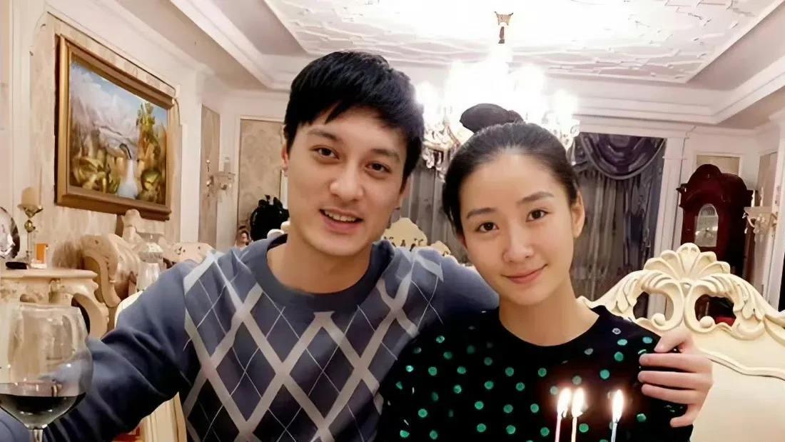 陶昕然、何建泽离婚：从相识到十年婚姻走到尽头，这对曾经的恩爱夫妻经历了什么？
