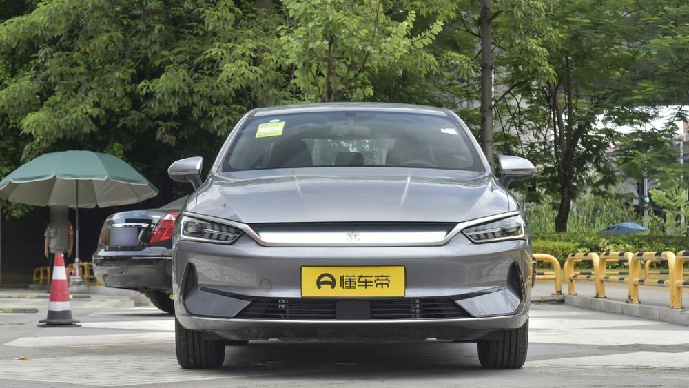 17.38万买新秦PLUS EV，510KM标准版上市，埃安S的心拔凉拔凉的！
