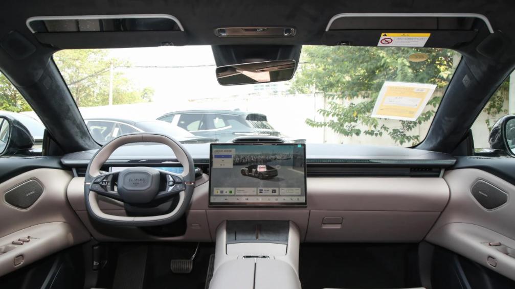 宽体轿跑造型，纯电续航702km，25款领克Z10真的有人会买账吗？