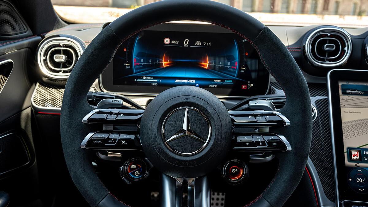 奔驰AMG C43：四缸挑战六缸霸权？豪华运动新格局！谁主沉浮？