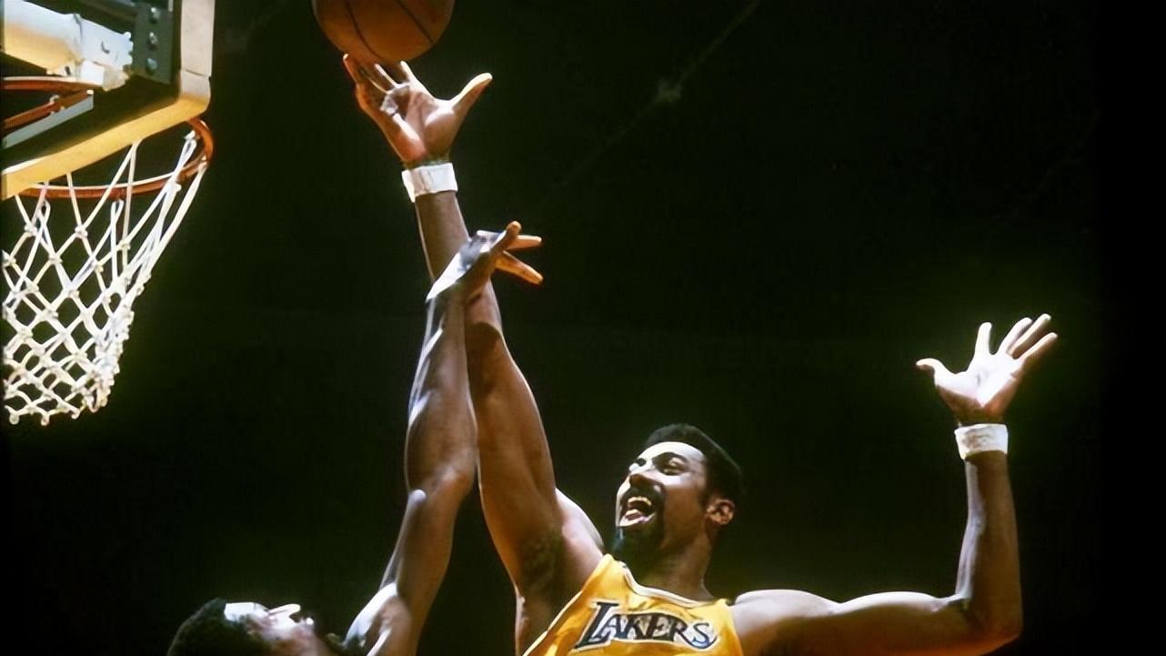 成为NBA篮板王有多难？姚明0次，奥尼尔0次，唯独他11次