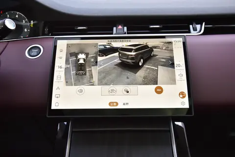 揽胜极光L 2.0T HSE：都市时尚与全能实力的融合之选