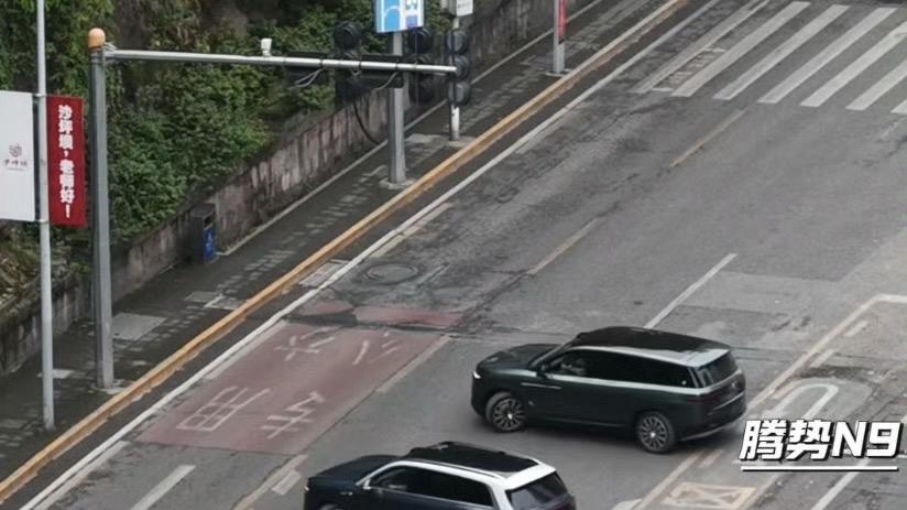 窄路难掉头？腾势N9轻松搞定