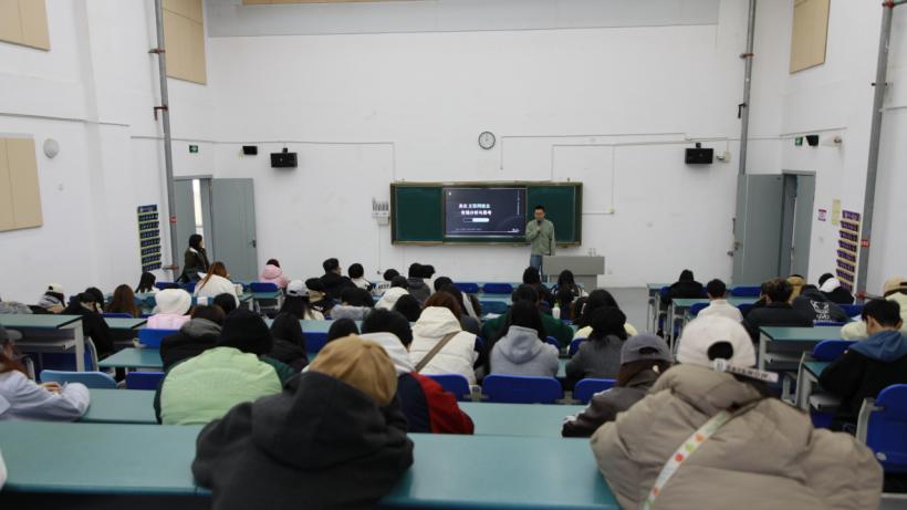 成都汇学益智科技有限公司受邀进高校讲解互联网真实就业状况