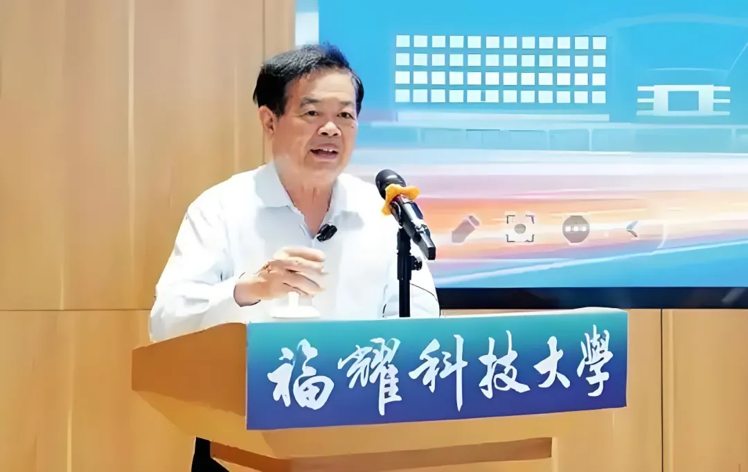 曹德旺100亿办的福耀科技大学：开学不发课本发岗位清单，大学教育终于和工作实际接轨
