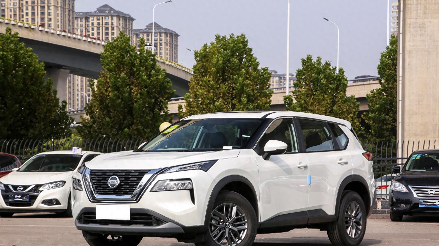 日产终于低头了，曾经的销量王从18万降至13万，网友：终于没白等