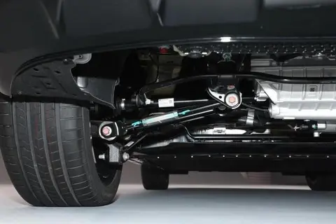 6.8秒破百，封闭式格栅，无框车门、19英寸运动轮圈 预售10.58万起