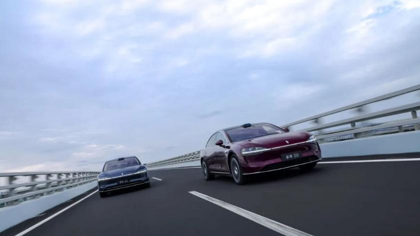 全新“姿态”更显“豪气”，新款享界S9上市30.98万元起售