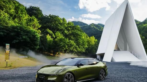 领克10 EM-P登顶保罗坡，重塑新能源轿车面对复杂路况能力认知