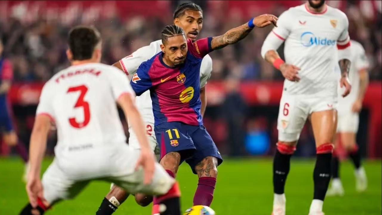 巴萨4-1大胜塞维利亚，距离榜首皇马仅差两分