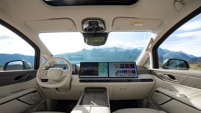 魏牌全新高山上市，30.98万起引领MPV家庭出行新风尚