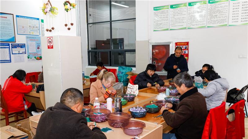 浙江淳安创新残疾人就业帮扶模式 “家门口”劳动托起幸福梦