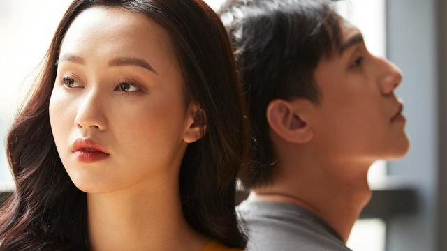 “伪白领”之恋，非典型同居爱情事件