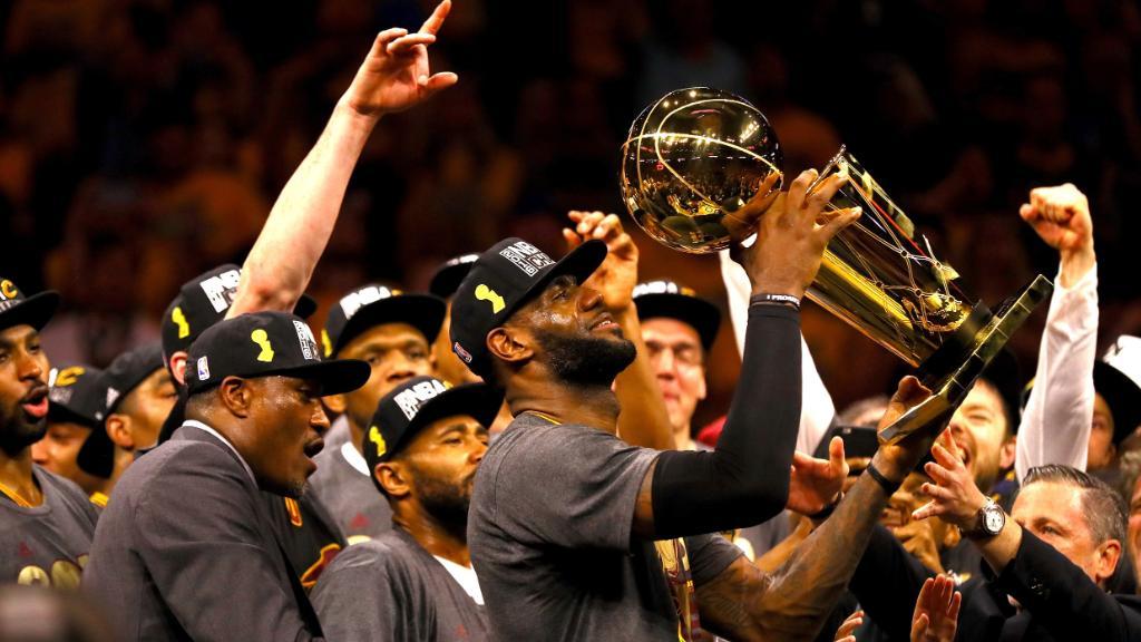 美媒评21世纪10大球员变动：詹姆斯3次上榜，杜兰特加盟勇士排第2