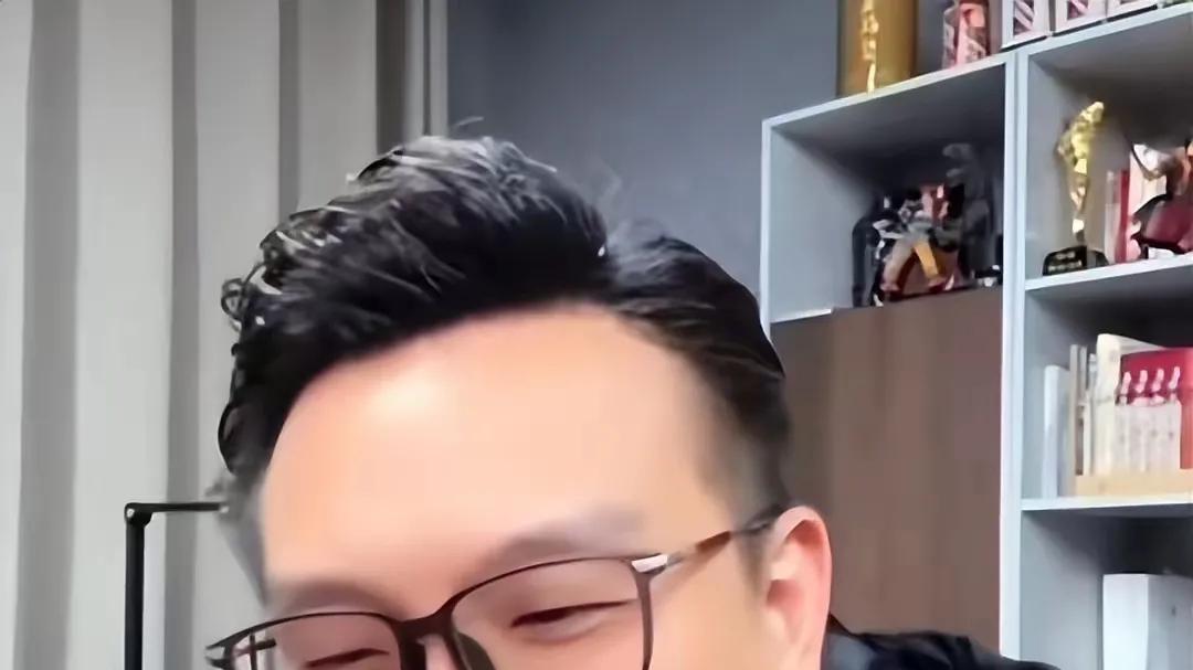 叶珂退网！被曝没跟黄晓明登记，劳斯莱斯贷款买的车贷最近才还完