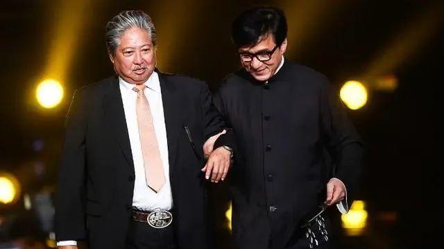 洪金宝在圈内的地位，比成龙还高？