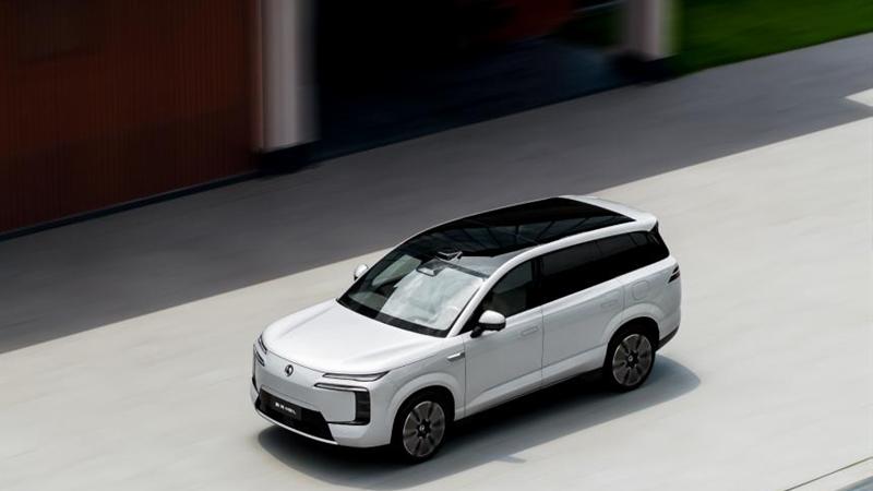 重塑大六座SUV市场新格局，腾势N8L以31.98万起正式开启预售