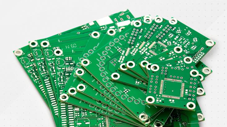 PCB打样厚度怎么选？这5个关键因素决定你的电路板是否靠谱！