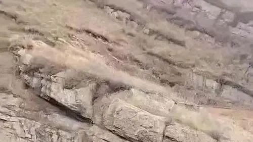 贵州游船侧翻事故，70 人落水