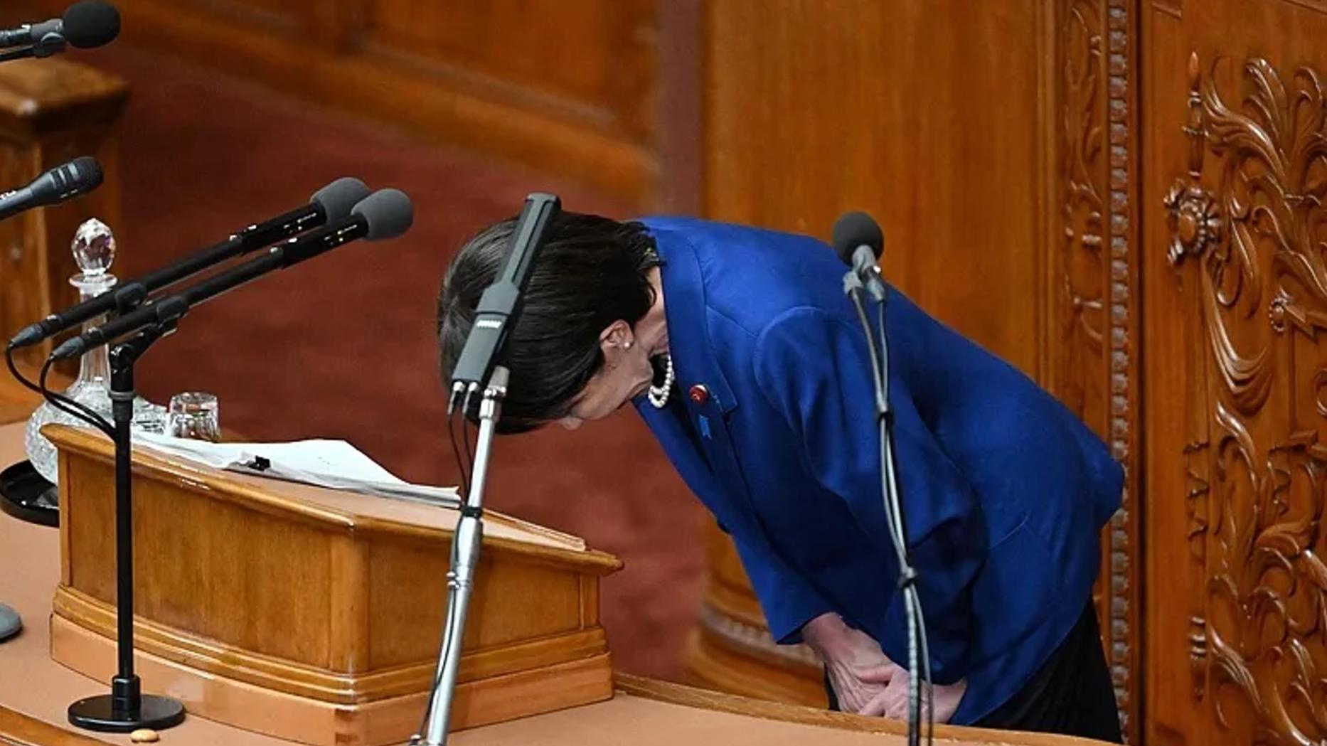 最后关头，高市被催谢罪，日方要废除中国出兵权，辽宁舰逼近琉球