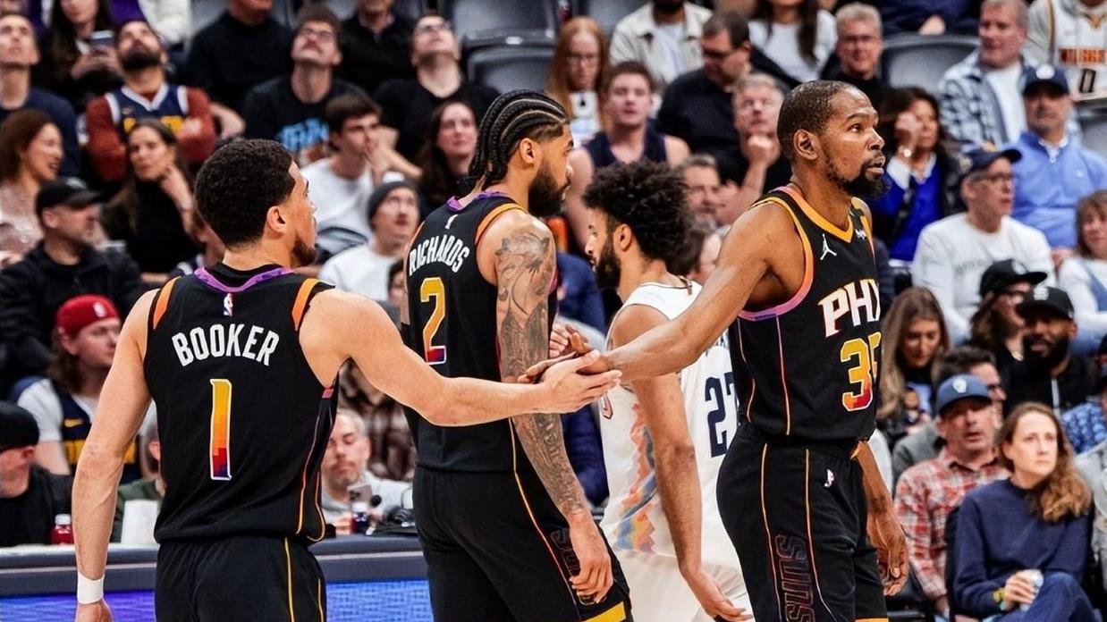 约基奇狂轰31+21+22，创历史！掘金险胜太阳