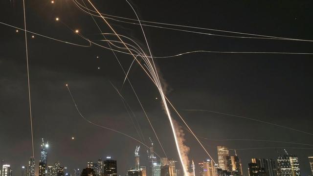 炸核基地，炸国防部大楼，伊朗宣布击落F-35，给以色列上了一课