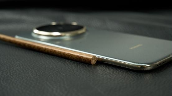 7英寸沉浸大屏+轻薄机身，华为Mate 70 Air今日惊艳亮相