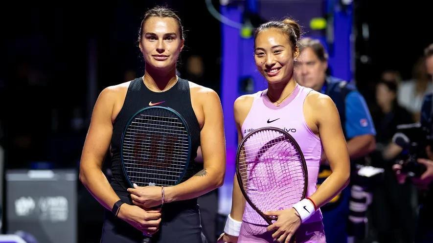 郑钦文0-2不敌世界第一萨巴伦卡，36次非受迫性失误成败笔？