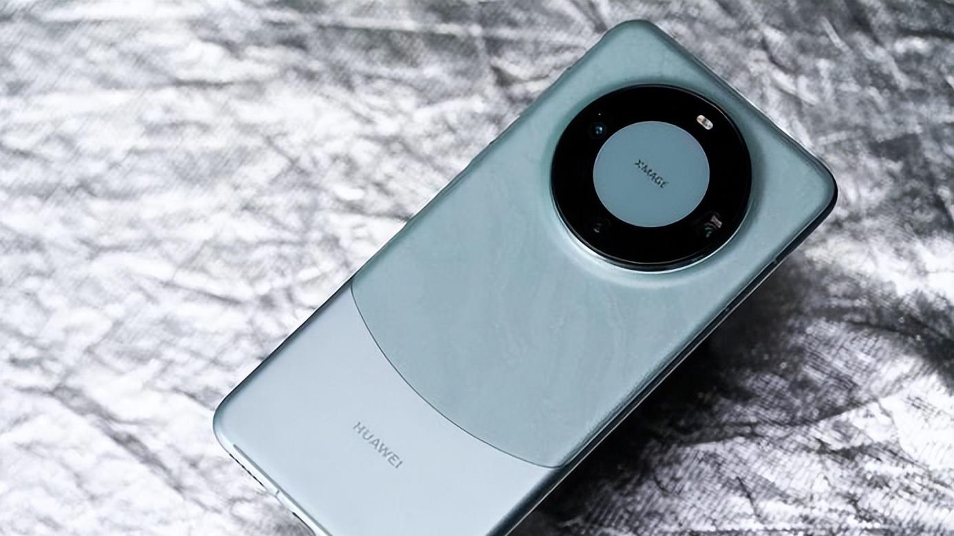 华为“清仓”玩出花：Mate60降价后，网友：这哪是清仓？分明是福利！