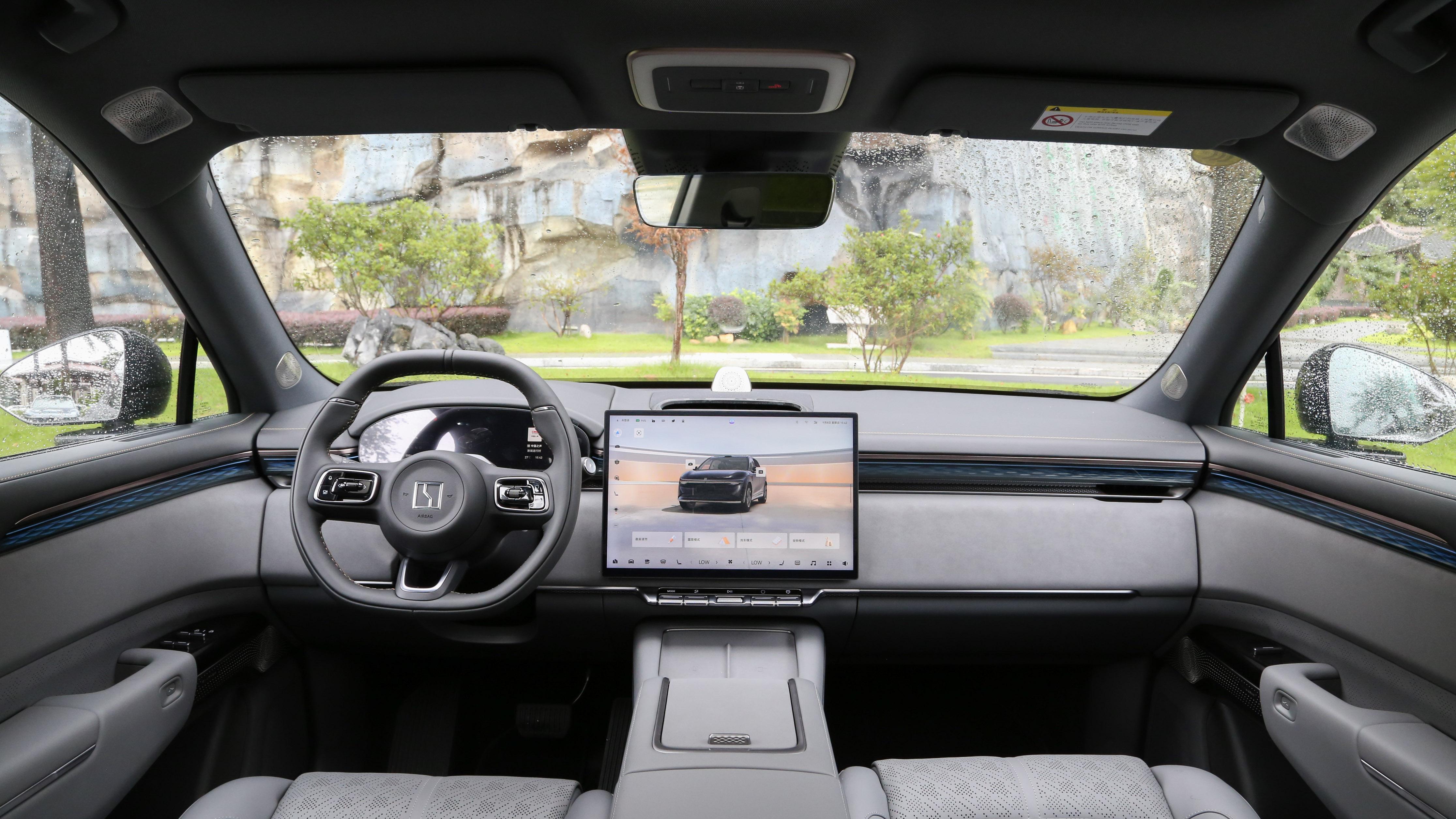 中型纯电SUV极氪 7X，激光雷达+双Orin - X芯片，全家满意的家用优选