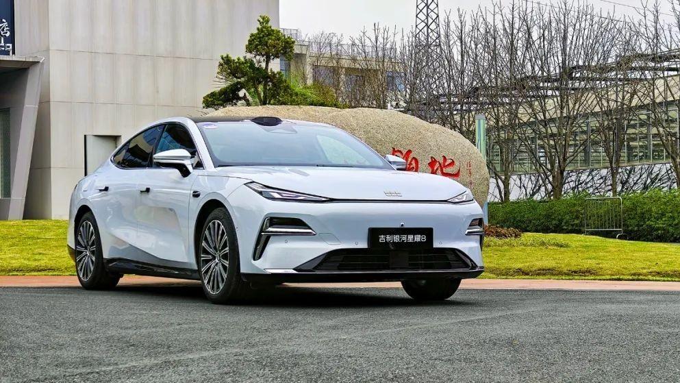 银河星耀8，颠覆想象的燃油经济性，未来出行新体验？