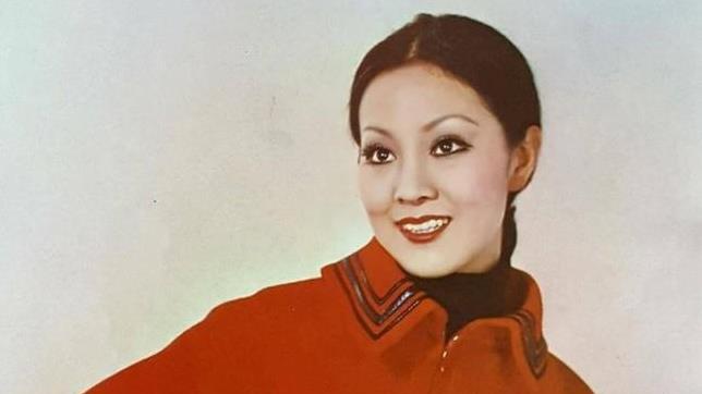 何莉莉：赶走3任情妇就是不离婚，花44年熬死老公，独享70亿遗产