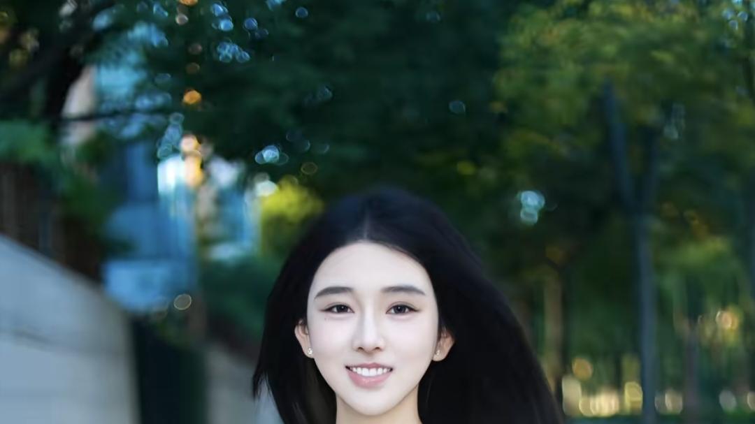 第一个青春是上帝给的；第二个的青春是靠自己努力的