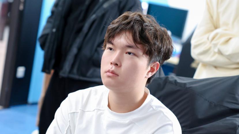 Bin小号早期言论被曝光，被吐槽是中二少年，直言LPL都是一家人