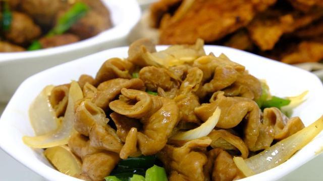 带20万到儿子家养老，身无分文被儿媳妇撵走，我后悔没听老伴的话