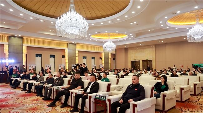 中外格斗冠军赛“草原雄鹰之战”年末鄂尔多斯开赛