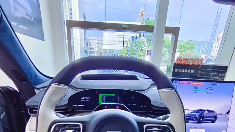 极氪001焕新，车内“头等舱”体验，这是要把家搬进车里？