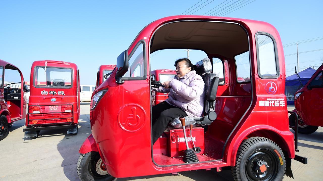 “老头乐”被禁后，4款新型接娃方式亮相！退休老师傅：不查不扣