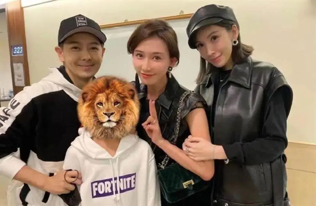 陈若仪和大9岁林志玲同框：同是大长腿，却是漂亮和绝色的区别