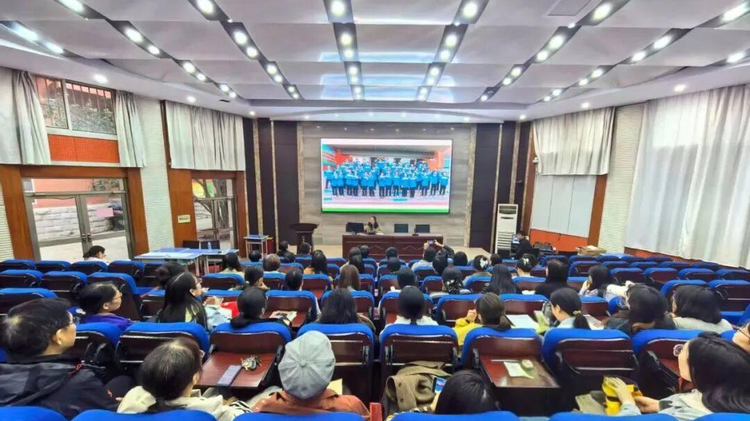 模范事迹启盛会 鼓舞师魂励师风---邯郸市第三中学成功举办师德教育活动周先进事迹报告会