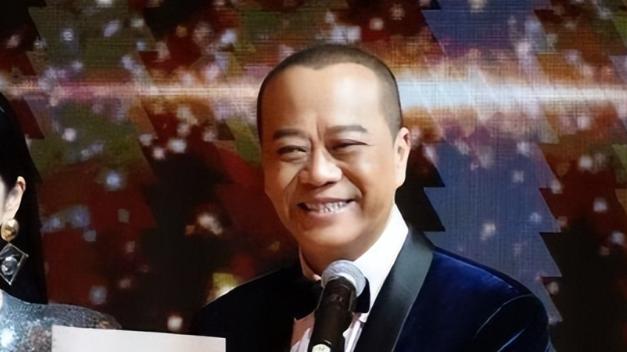 港圈“最强赘婿”欧阳震华近况惊艳全网：不秀恩爱不拼娃，64岁活成人生赢家