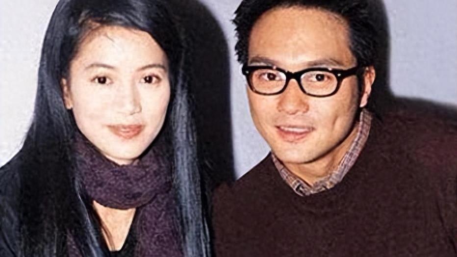 袁咏仪：“一代女神”，万千人的梦中情人，感情坎坷终获幸福