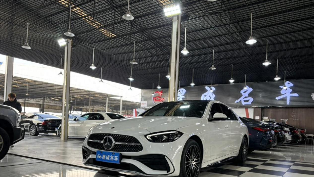 2022款奔驰C260L，一手准新车，运动版仅售23.8万！
