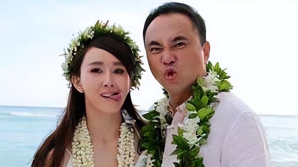 胡静结婚排面拉满，连续两周每天登报，婚礼总耗资高达5000万